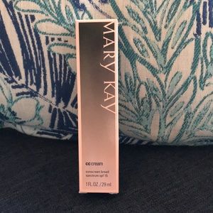 Mary Kay CC Cream Sunscreen Broad Spectrum SPF 15